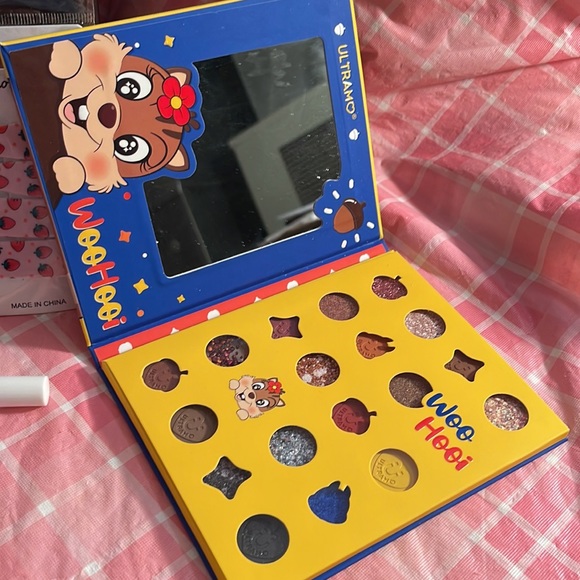 🎈SALE🎈🎀#25.MAKEUP BUNDLE🎀 - Picture 3 of 12